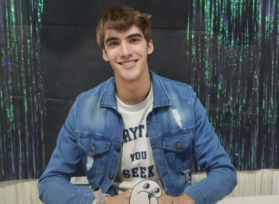 Mariano Echavarría — Estilista Titular Marian Estilista
